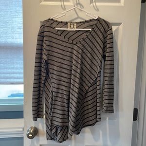 PPLA gray and black cozy top!